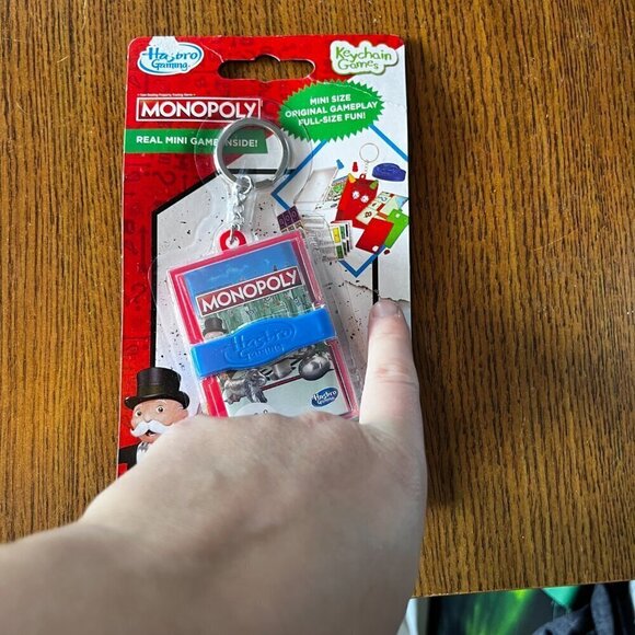 Monopoly Mini Keychain Game New in Box - Picture 2 of 4
